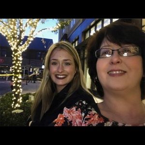 Meet your Posher, Deborah